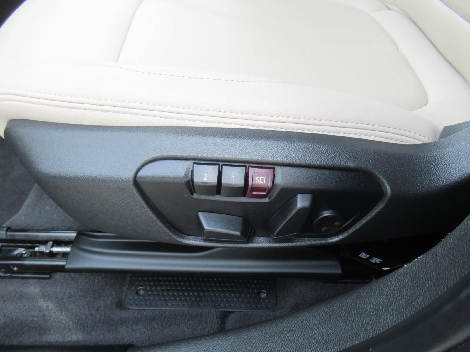 Used 2022 Gray BMW sDrive28i image 17