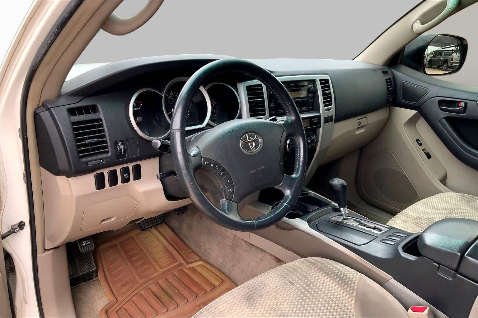 Used 2006 Natural White Toyota SR5 image 16