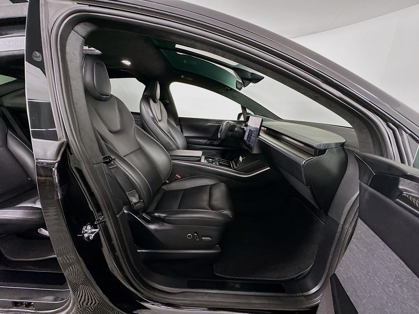 Used 2023 Solid Black Tesla Plaid image 29