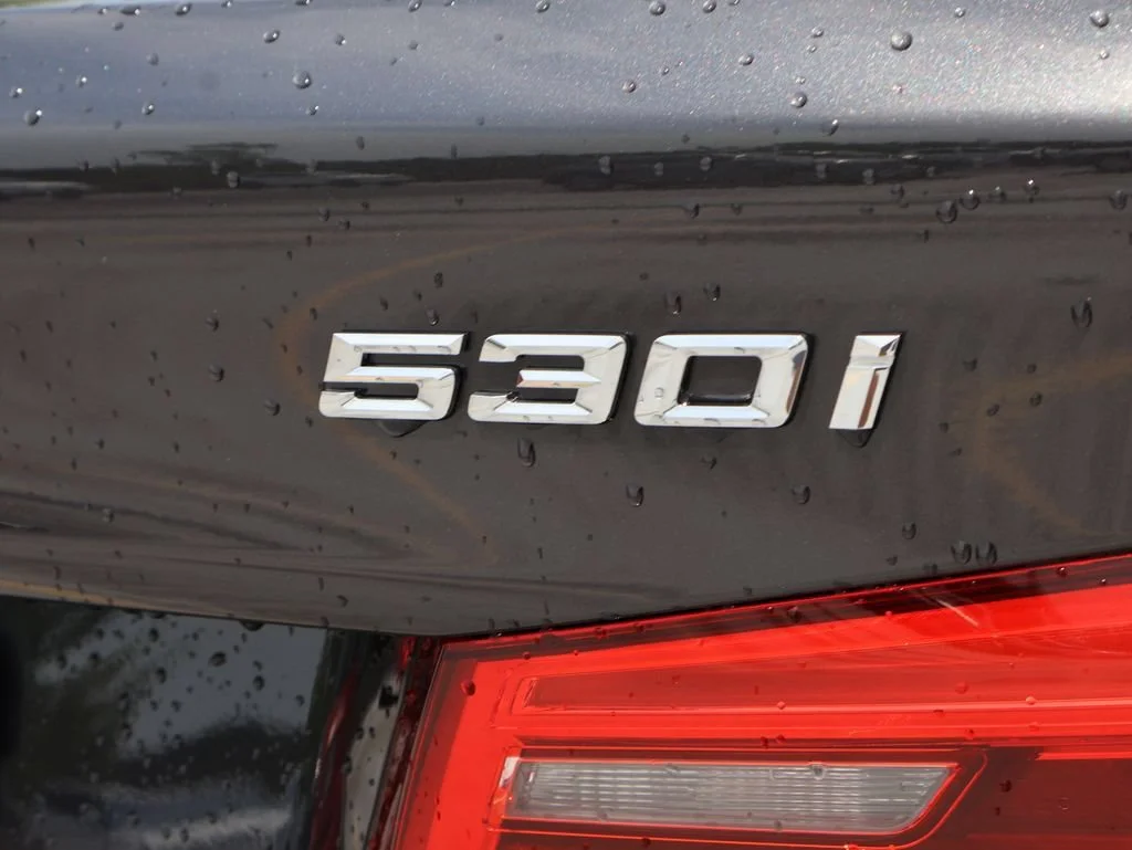Used 2019 Gray BMW 530i xDrive image 8