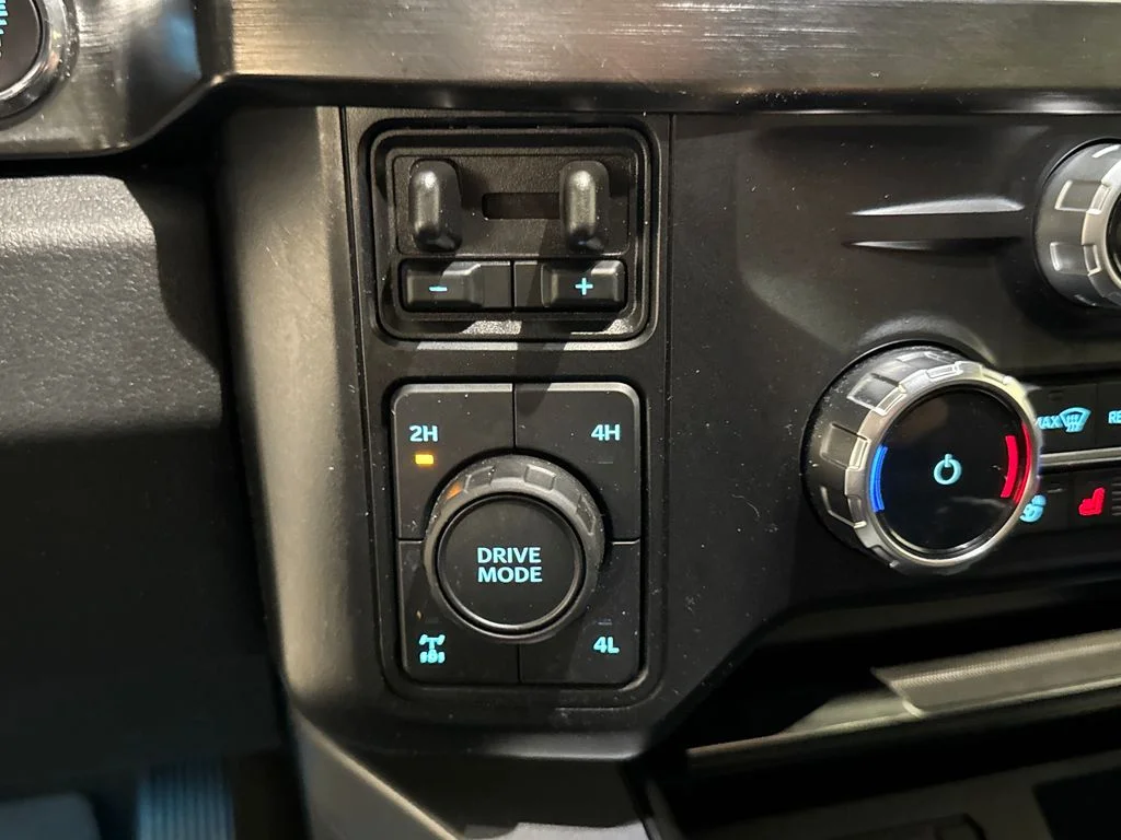 Used 2024 Gray Ford Lariat image 25