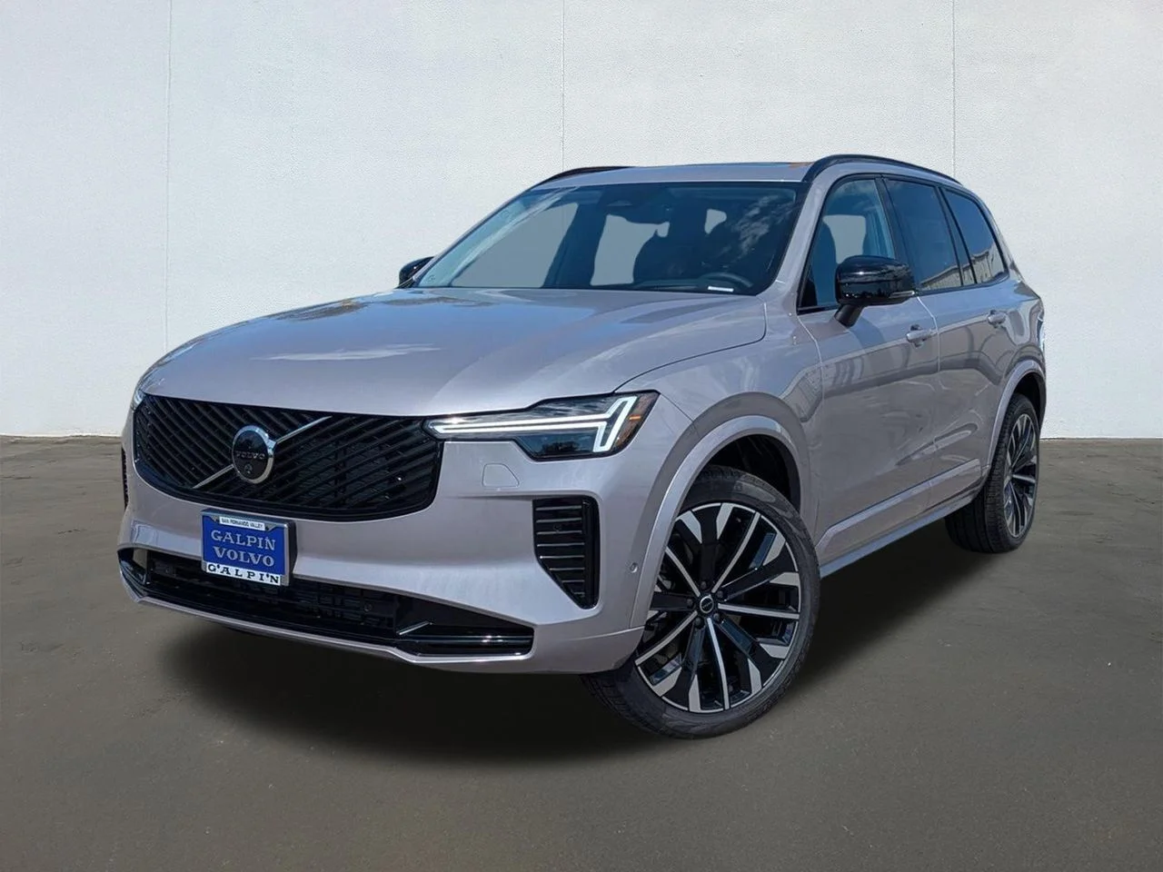 2026 Volvo XC90 B6 Ultra Dark 7-Seater 4WD's photo