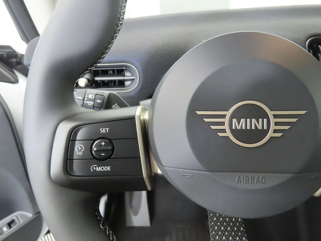 Used 2026 Nanuq White Metallic MINI  image 12