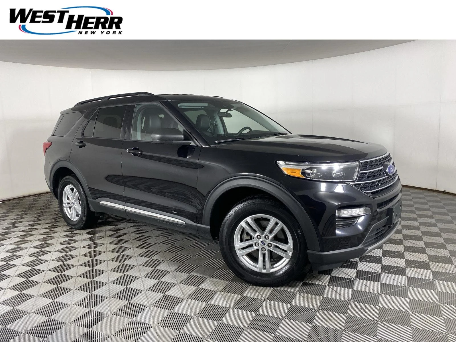 Used 2024 Agate Black Ford XLT image 1