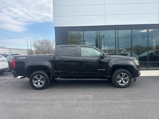Used 2017 Black Chevrolet Z71 image 2
