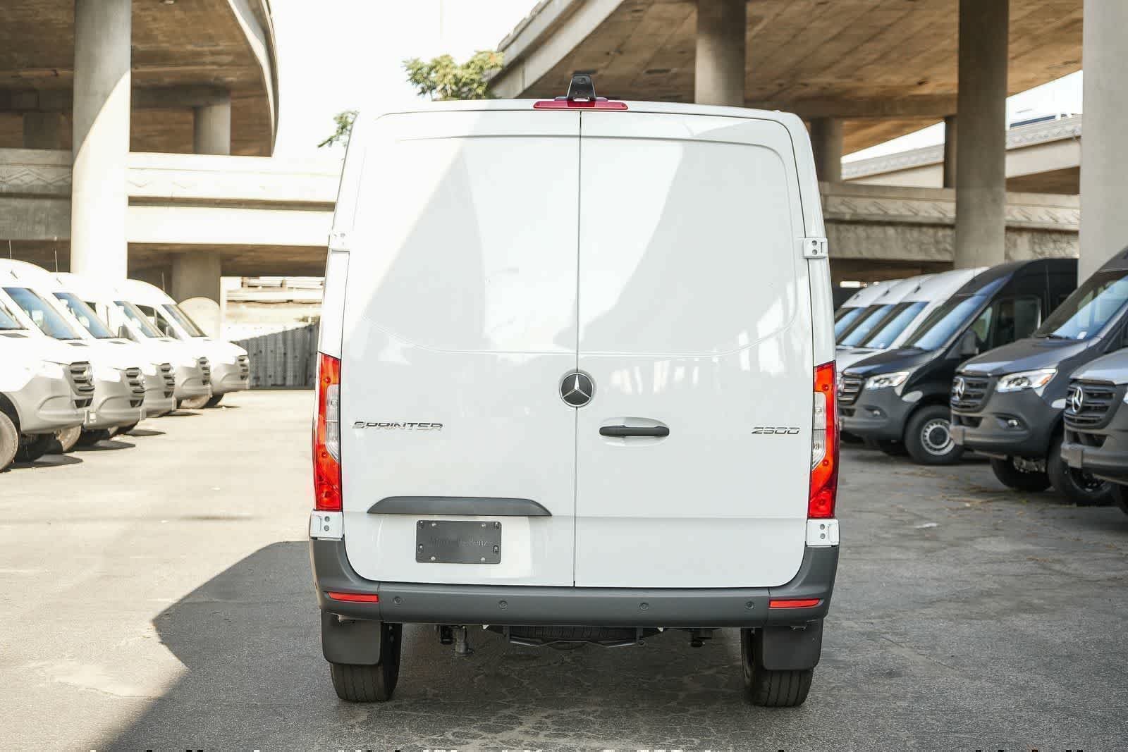 New 2026 Arctic White Mercedes-Benz Cargo 144WB Std Roof RWD 2.0L I4 Diesel Turbo SO image 7