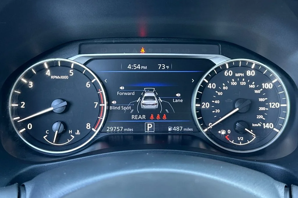 2025 Nissan Altima SR - Photo 28