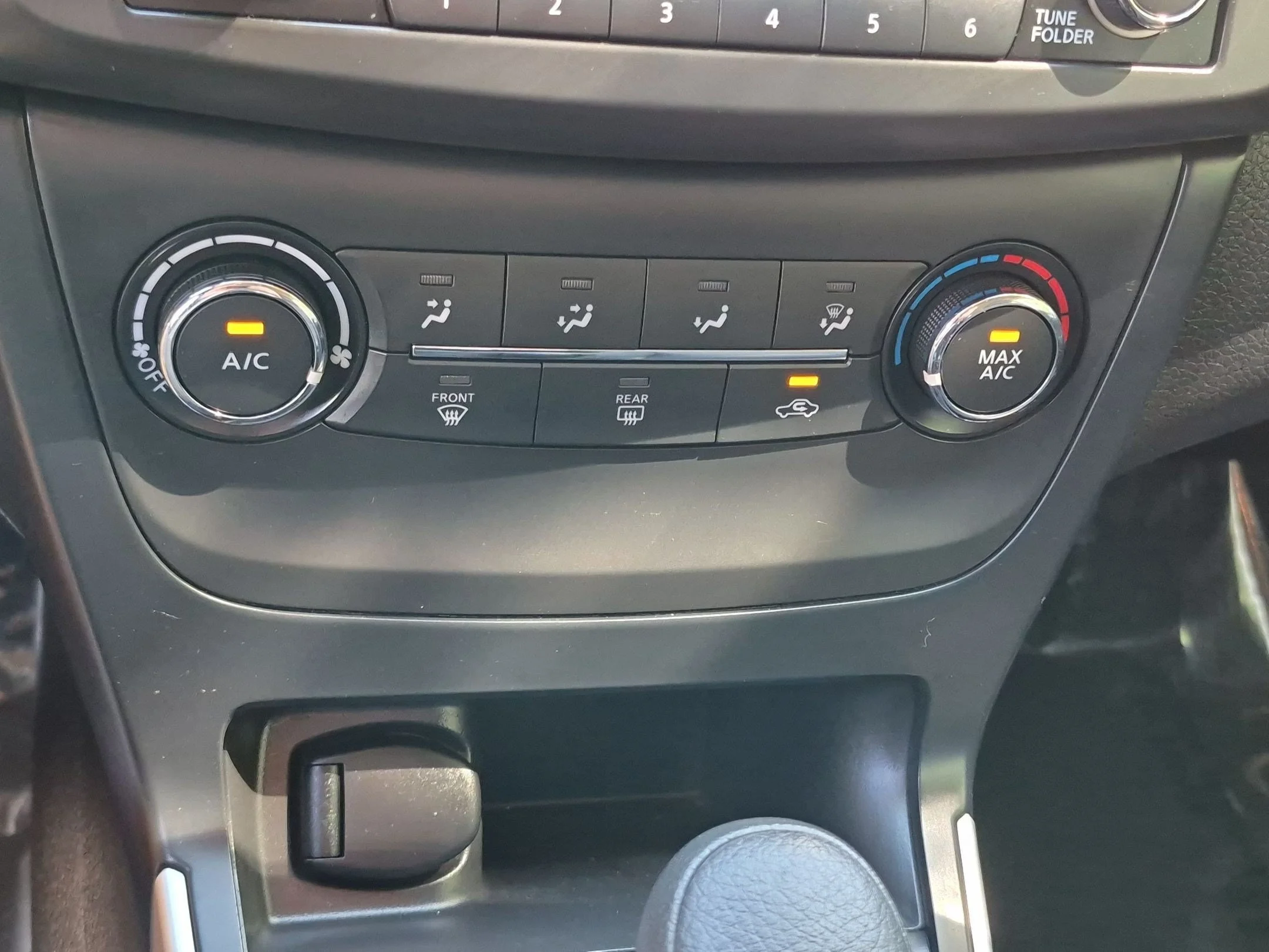Used 2018 Brilliant Silver Nissan S image 21