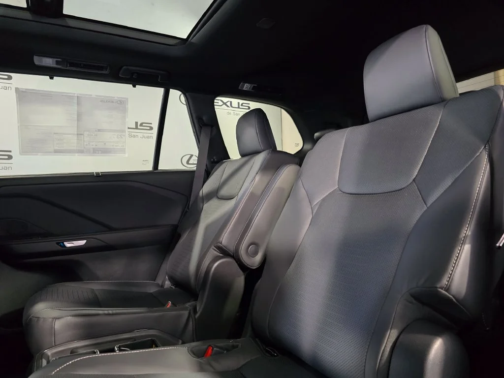 New 2026  Lexus 350 F SPORT Handling image 27