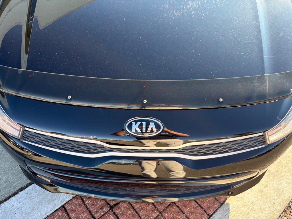 Used 2019 Black Kia S image 13