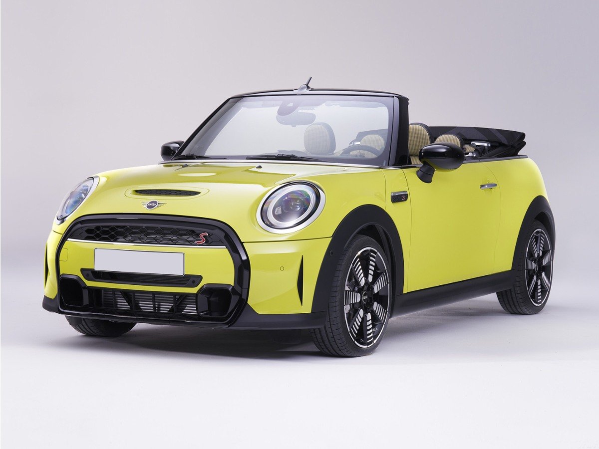 2024 MINI Convertible Cooper S's photo