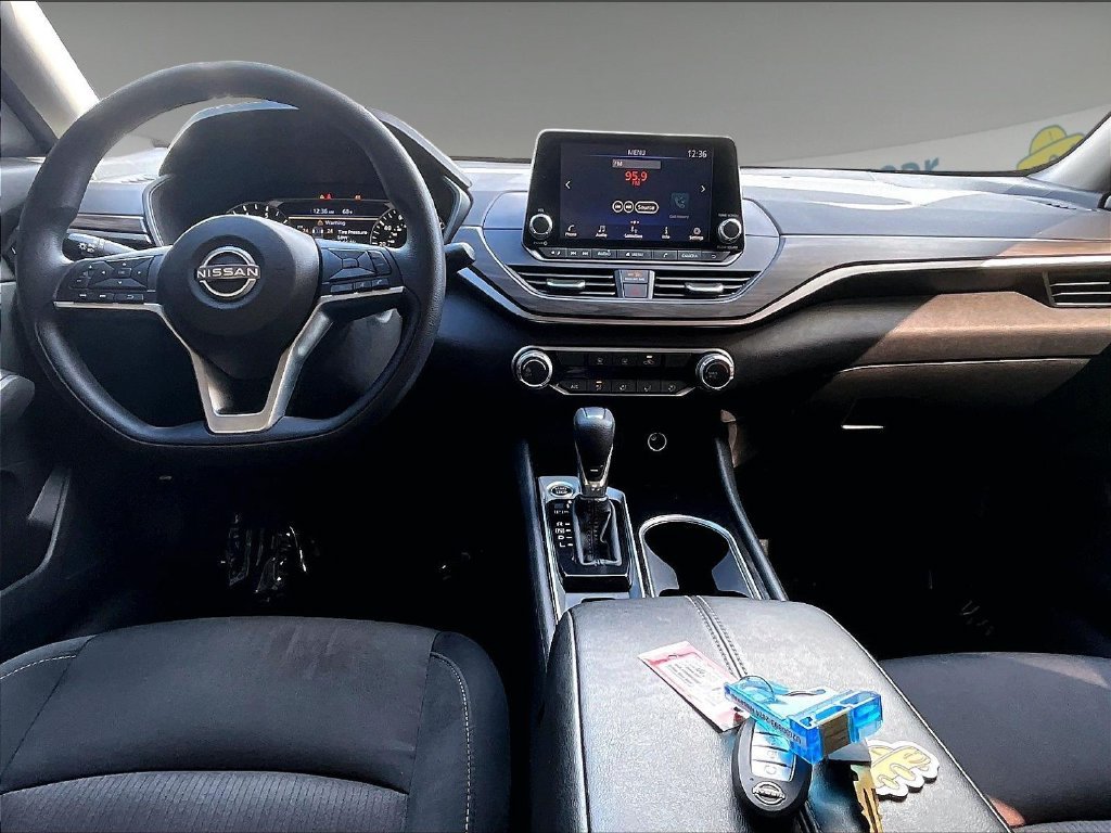 Used 2024 Brilliant Silver Metallic Nissan 2.5 SV image 21