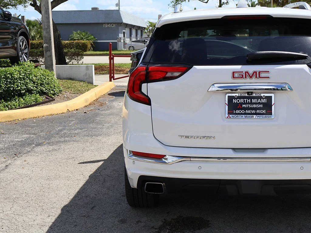Used 2020 White GMC Denali image 16