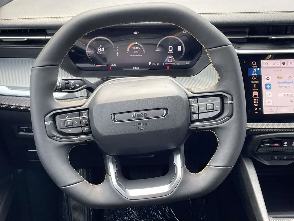 New 2026 Bright White Clearcoat Jeep Laredo image 23