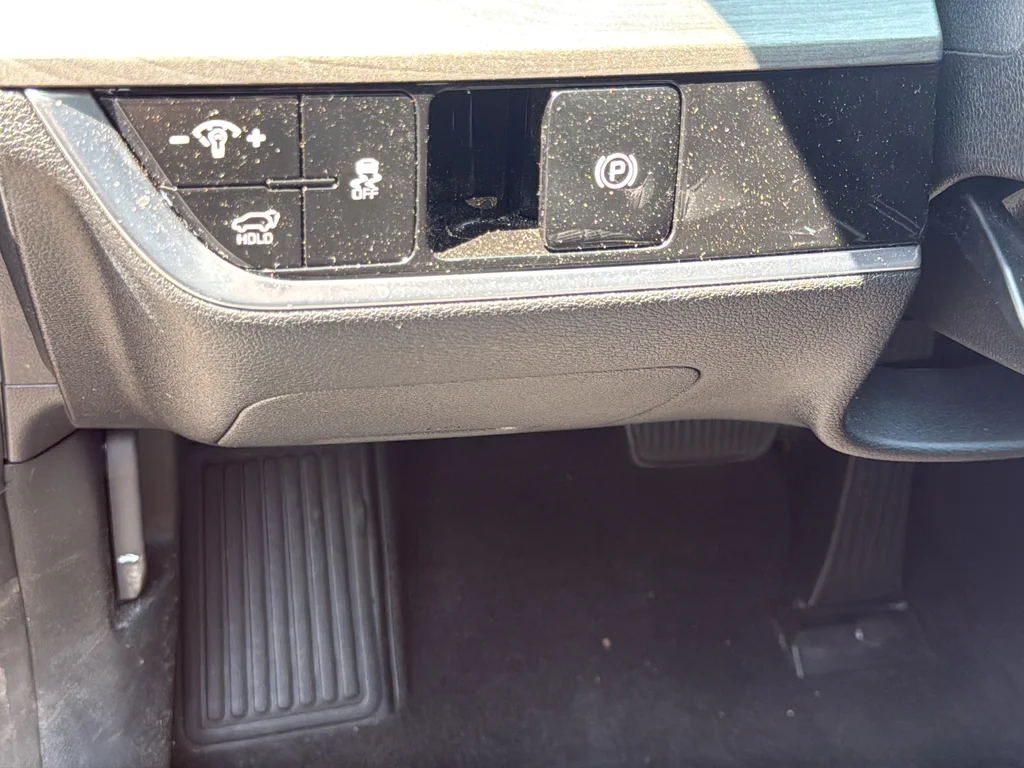 Used 2024 Green Kia X-Line image 28