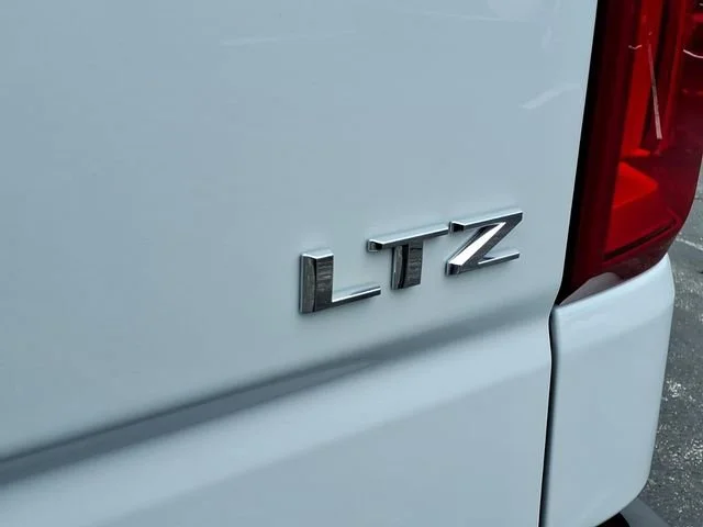 Used 2026 Polar White Tricoat Chevrolet LTZ image 22
