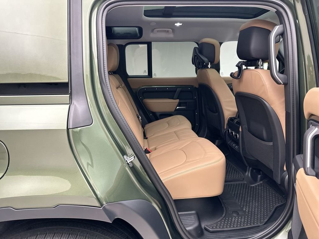 New 2026 Woolstone Green Metallic Land Rover S image 7