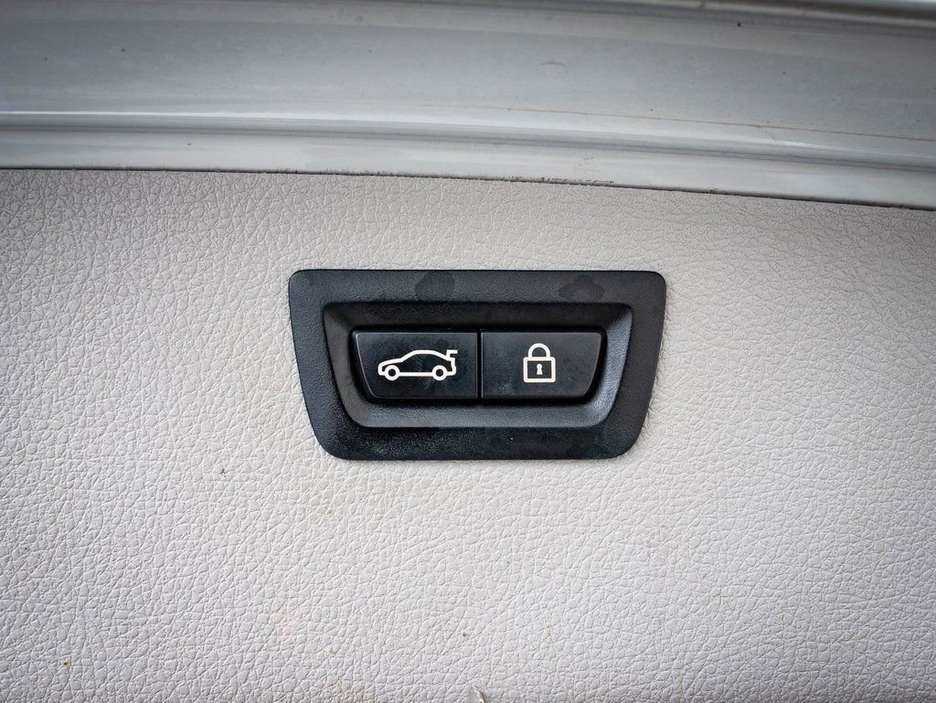 Used 2014 Glacier Silver Metallic BMW 328d xDrive image 19