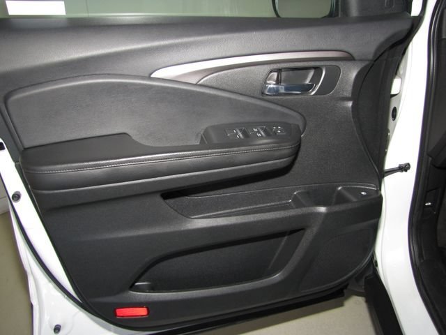 Certified Used 2021 Platinum White Pearl Honda EX image 41