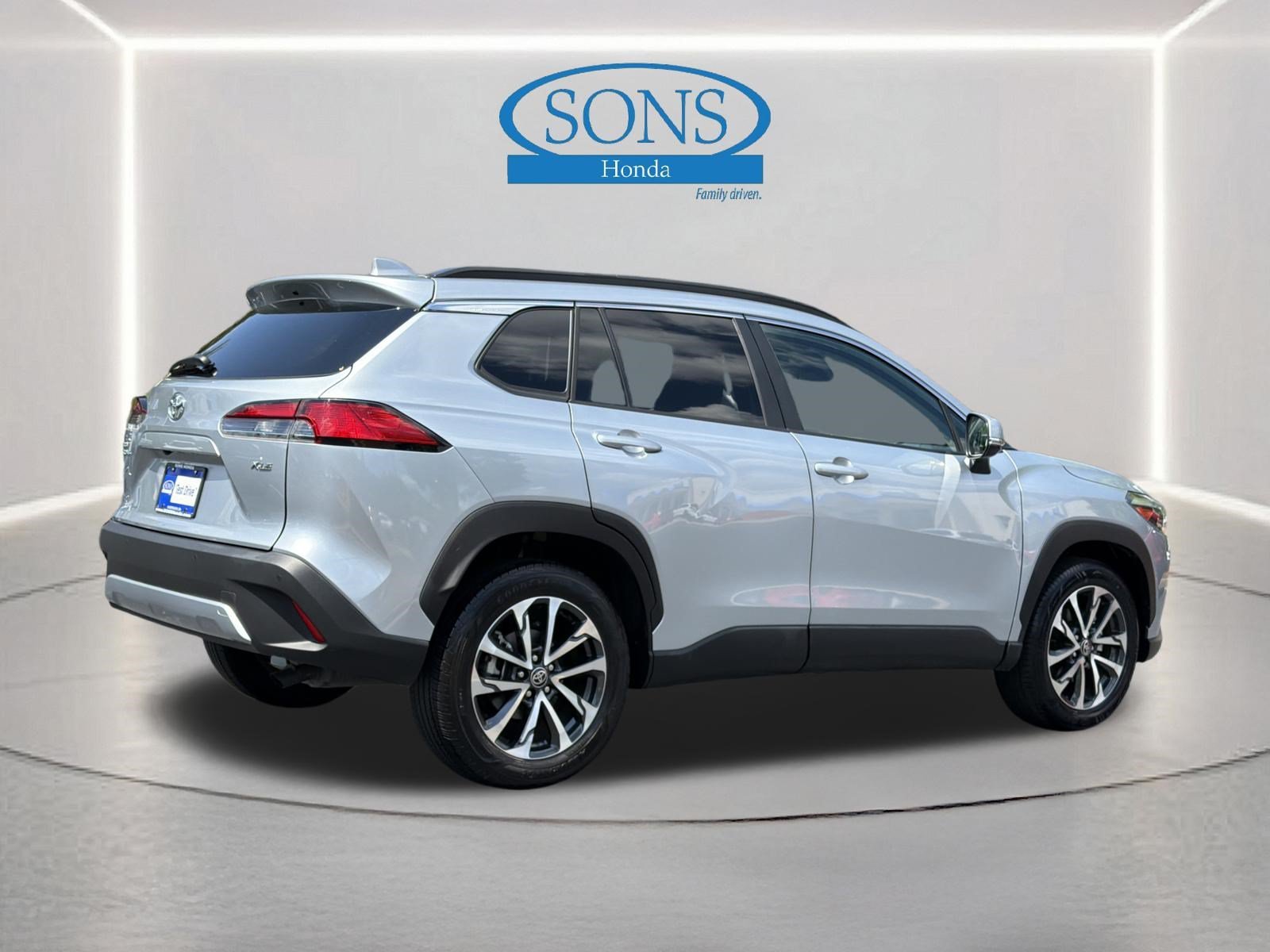 Used 2023 Silver Toyota XLE image 28