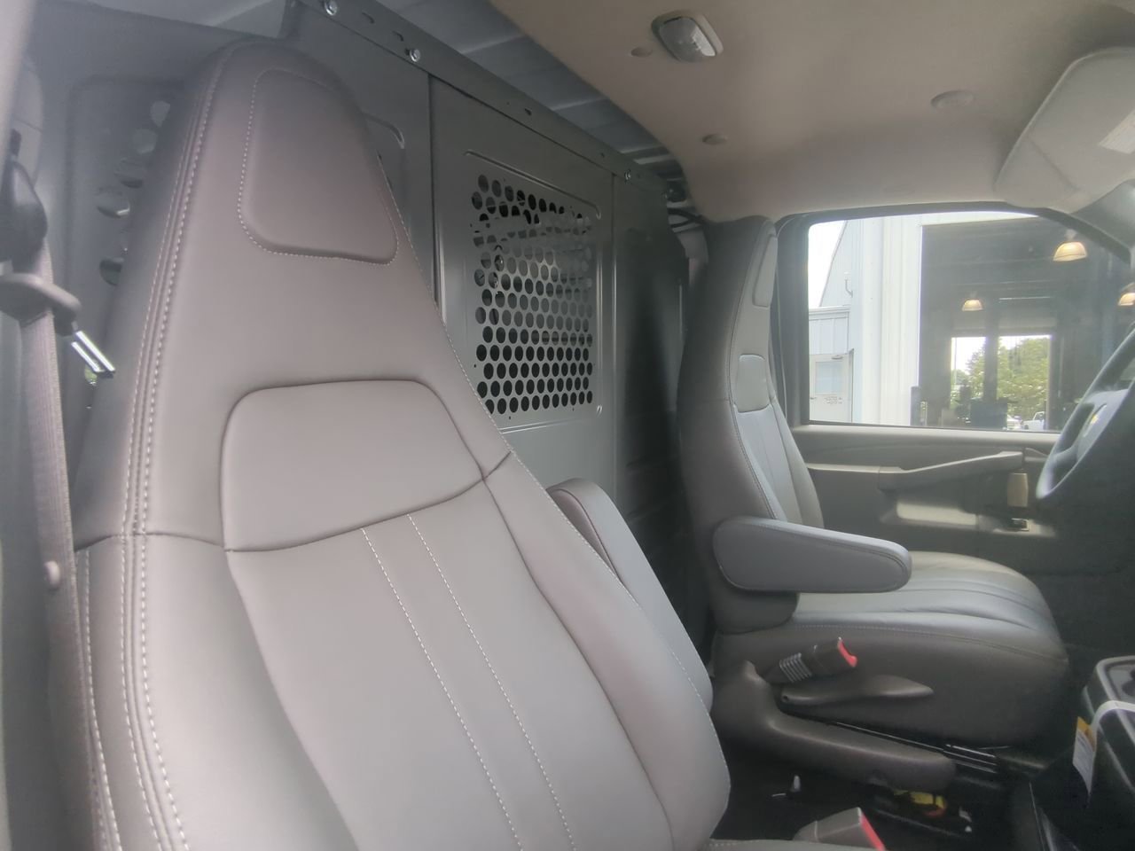 2025 Chevrolet Express Cargo Work Van - Photo 24