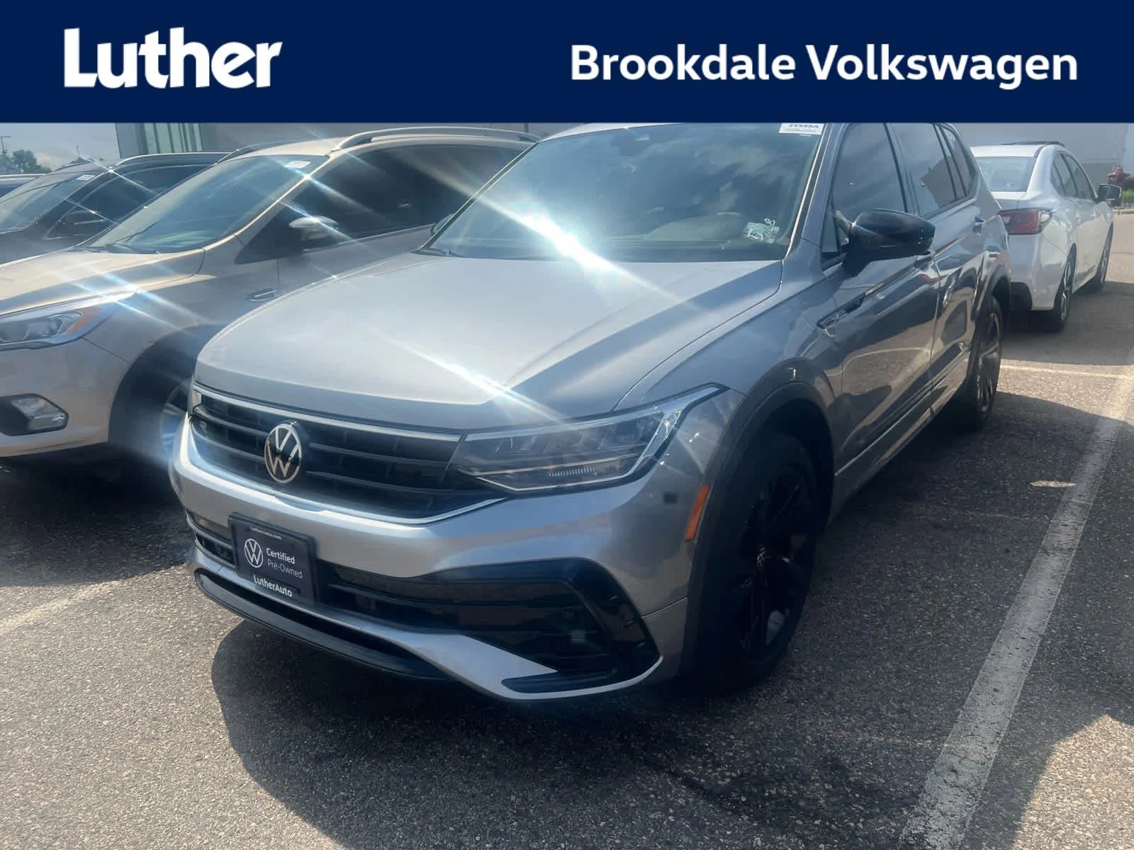 2023 Volkswagen Tiguan 2.0T SE R-Line Black 4Motion's photo