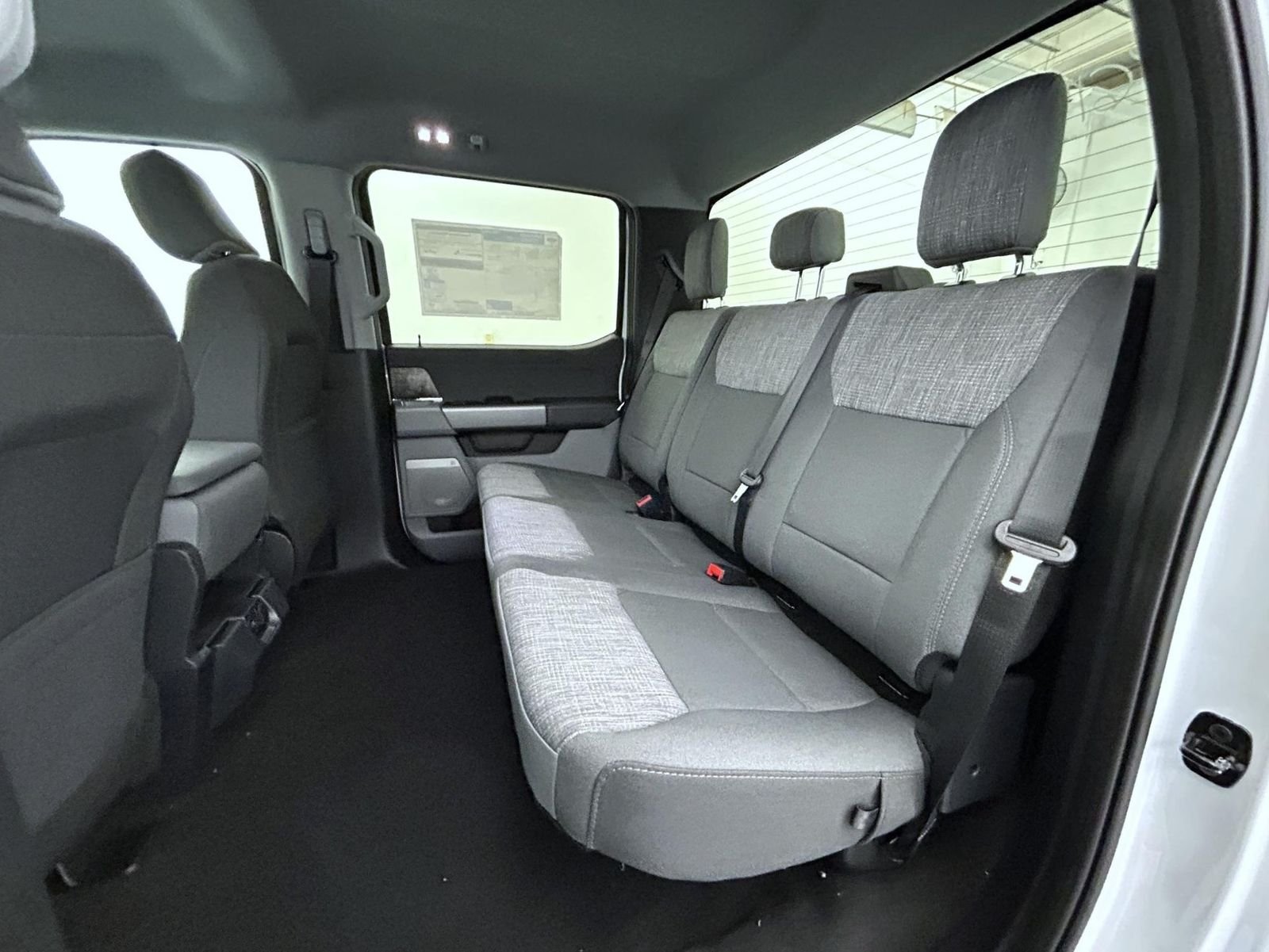 New 2026 Oxford White Ford XLT image 19