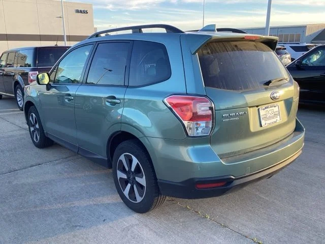 Used 2018 Green Subaru 2.5i Premium image 11