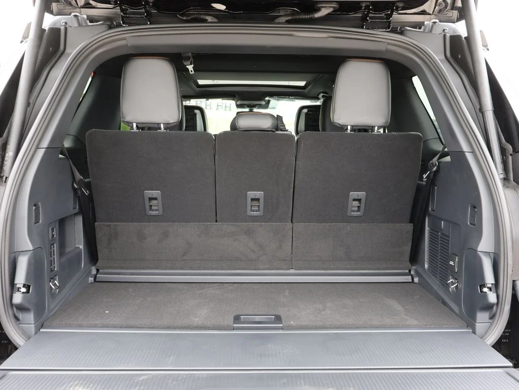 New 2026 Agate Black Metallic Ford Tremor® image 15