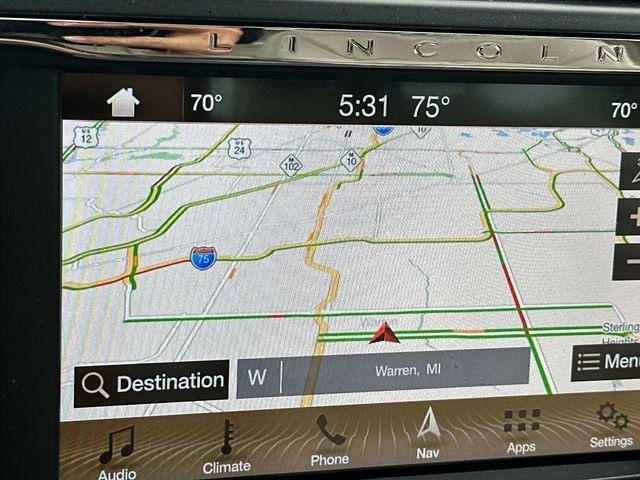 Used 2017 Green Lincoln Select image 27