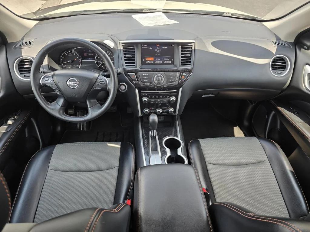 Used 2020 White Nissan SV 2WD image 11