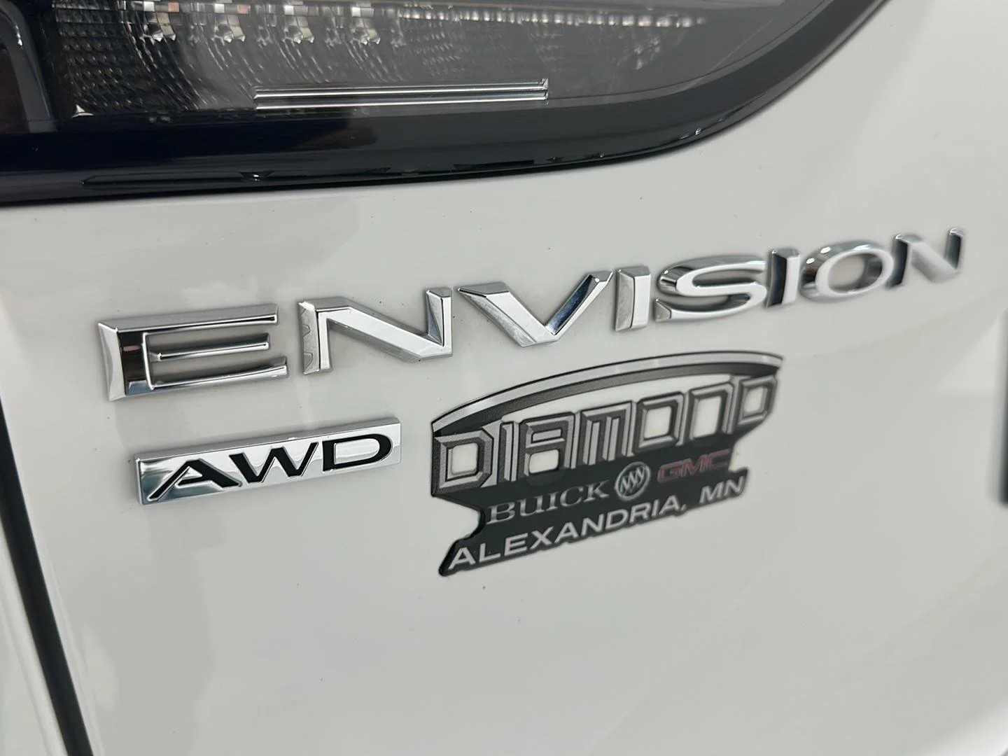 Used 2022 SUMMIT WHITE Buick Avenir image 30