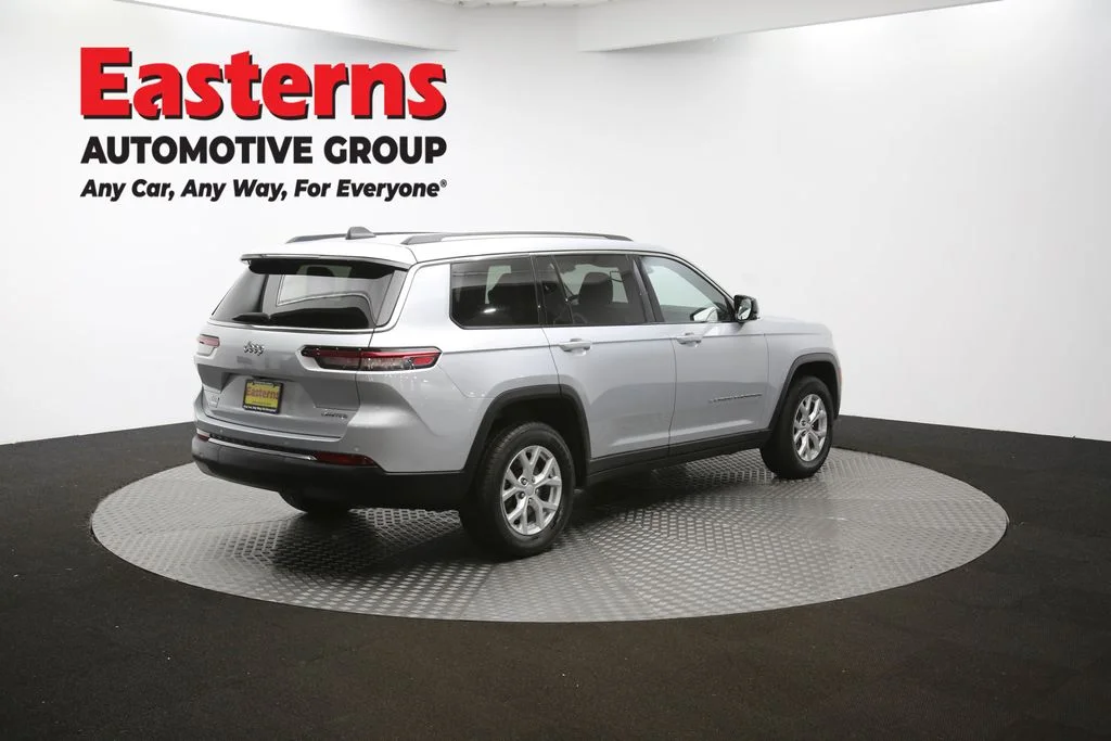 Used 2023 Silver Jeep Limited image 42
