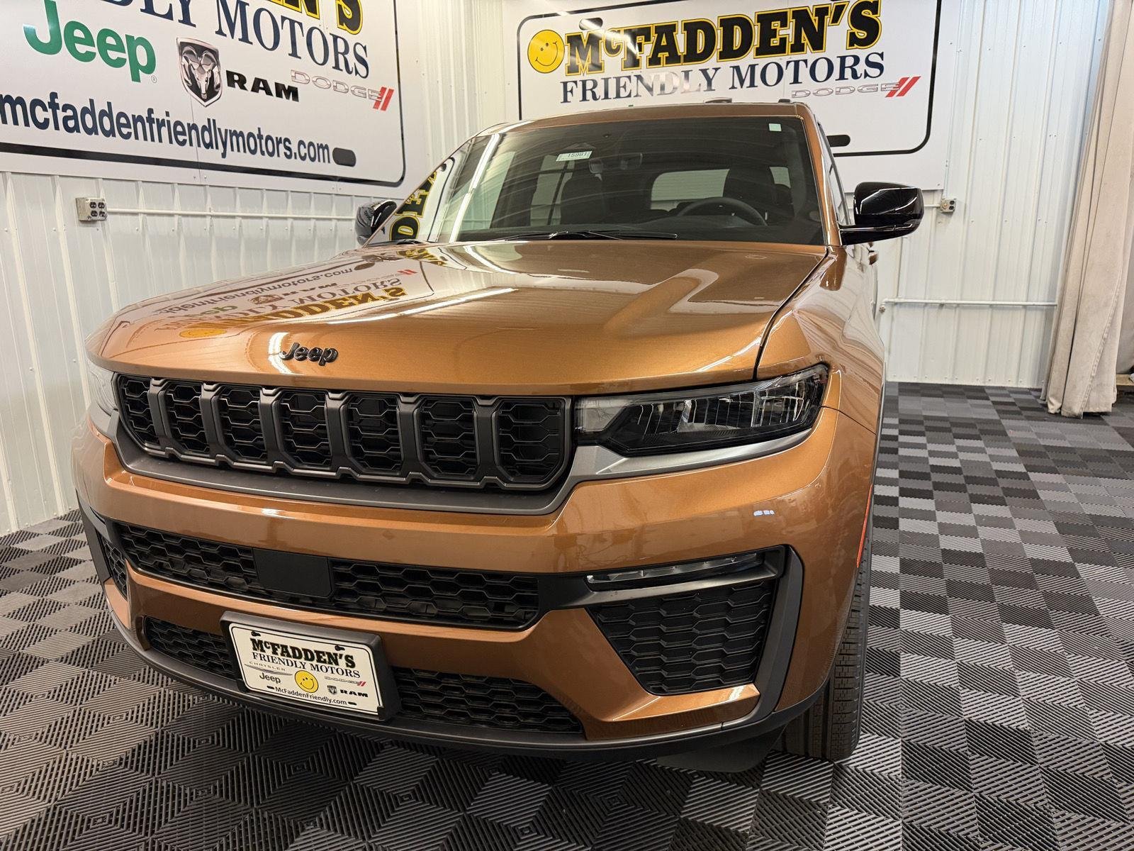 New 2026 Copper Shino Metallic Clear-Coat Exterior Paint Jeep Limited image 8