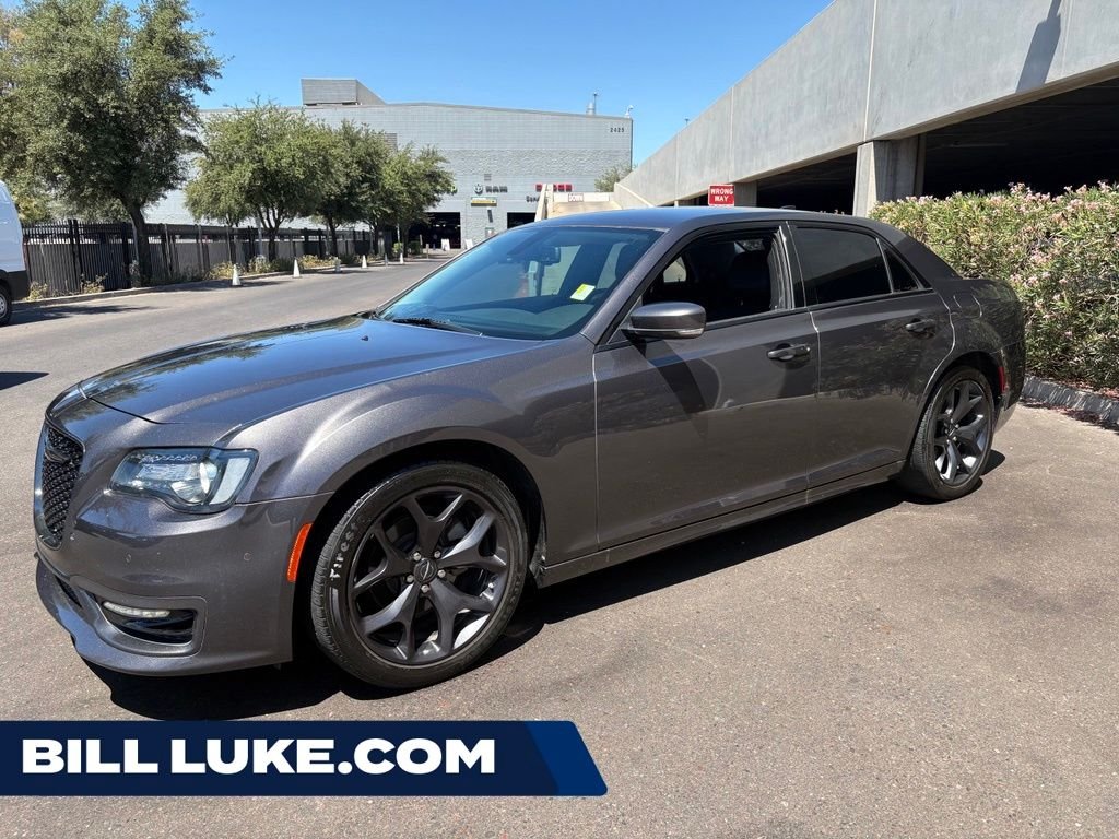 2022 Chrysler 300 Touring L's photo