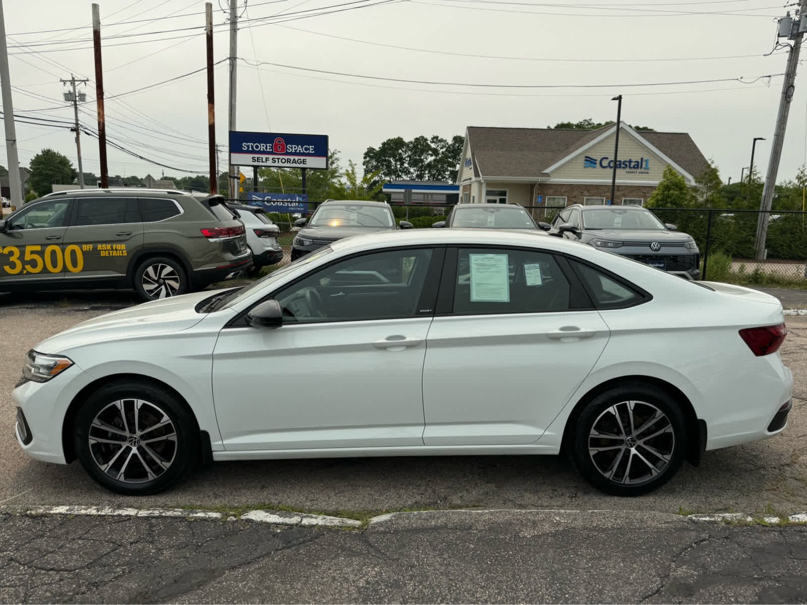Used 2024 Pure White Volkswagen Sport image 4