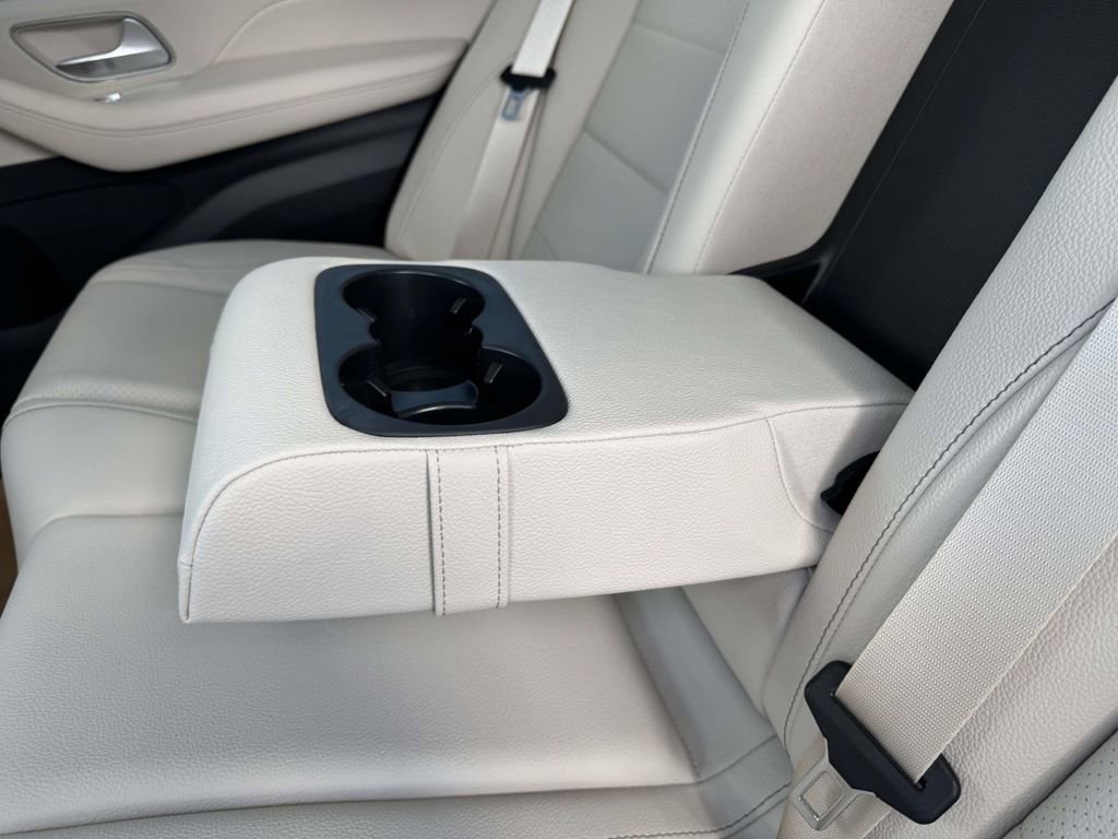 New 2026 Polar White Mercedes-Benz GLE 450 image 31