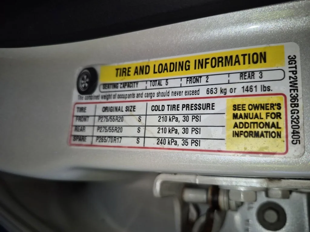 Used 2011 White GMC SLT image 7