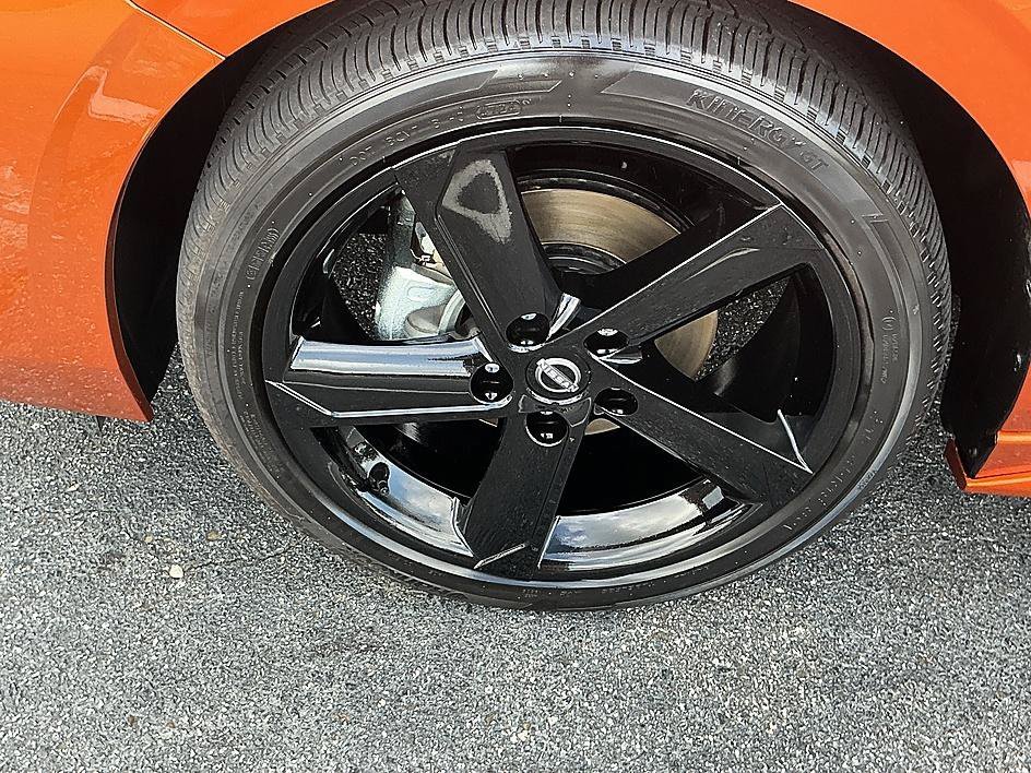 Used 2025 Monarch Orange Metallic/Super Black Nissan SR image 9