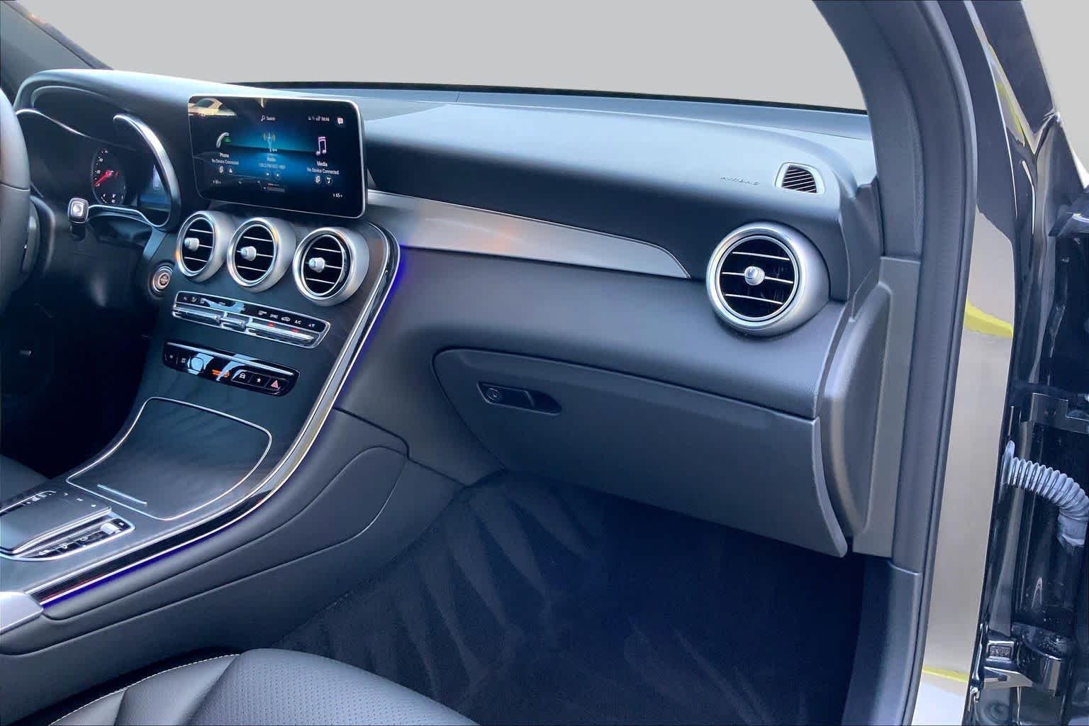 2022 Mercedes-Benz GLC GLC300 - Photo 17