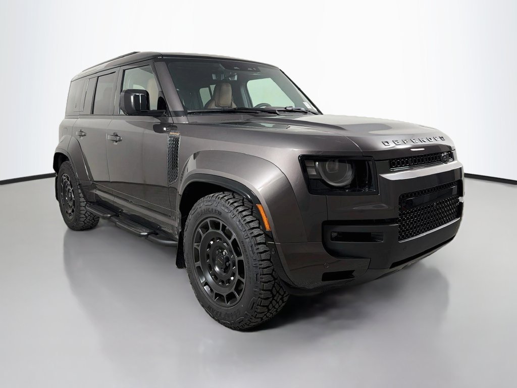 New 2026 Charente Grey Land Rover  OCTA image 3