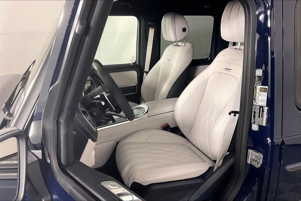 New 2027 MANUFAKTUR Dark Blue Non-Metallic Mercedes-Benz AMG® G 63 SUV image 9