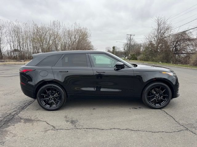 New 2026 Santorini Black Land Rover Dynamic SE image 6