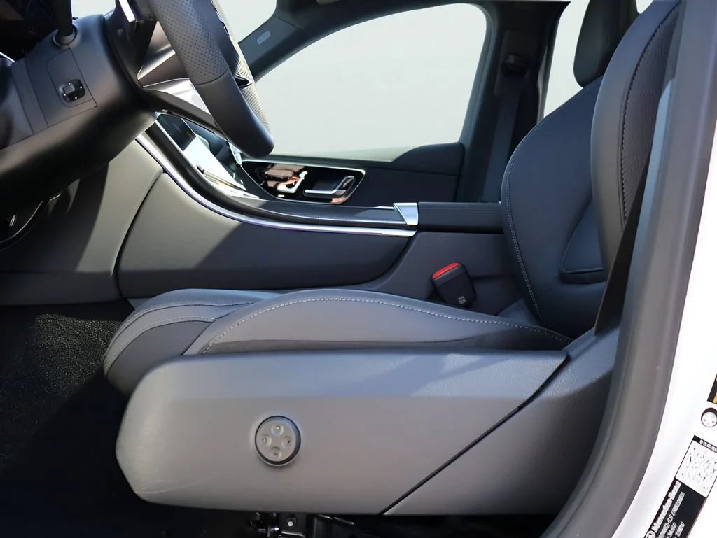 New 2026 Polar White Mercedes-Benz GLC 300 image 81