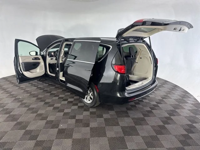Used 2023 Black Chrysler LX image 16