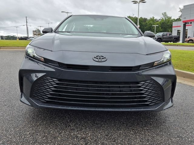 Used 2025  Toyota LE image 2