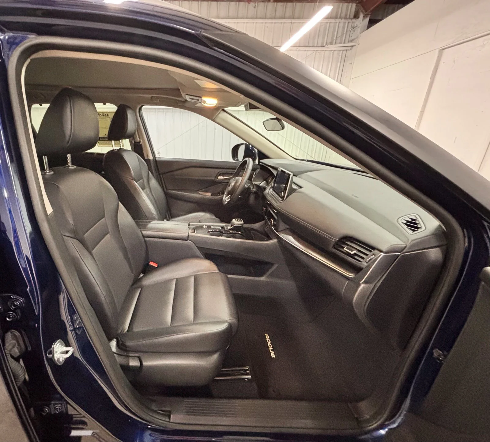 Used 2024 Blue Nissan SV image 18