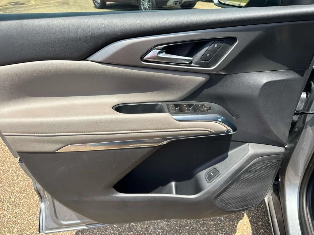 Used 2026 Gray Chevrolet LT image 26