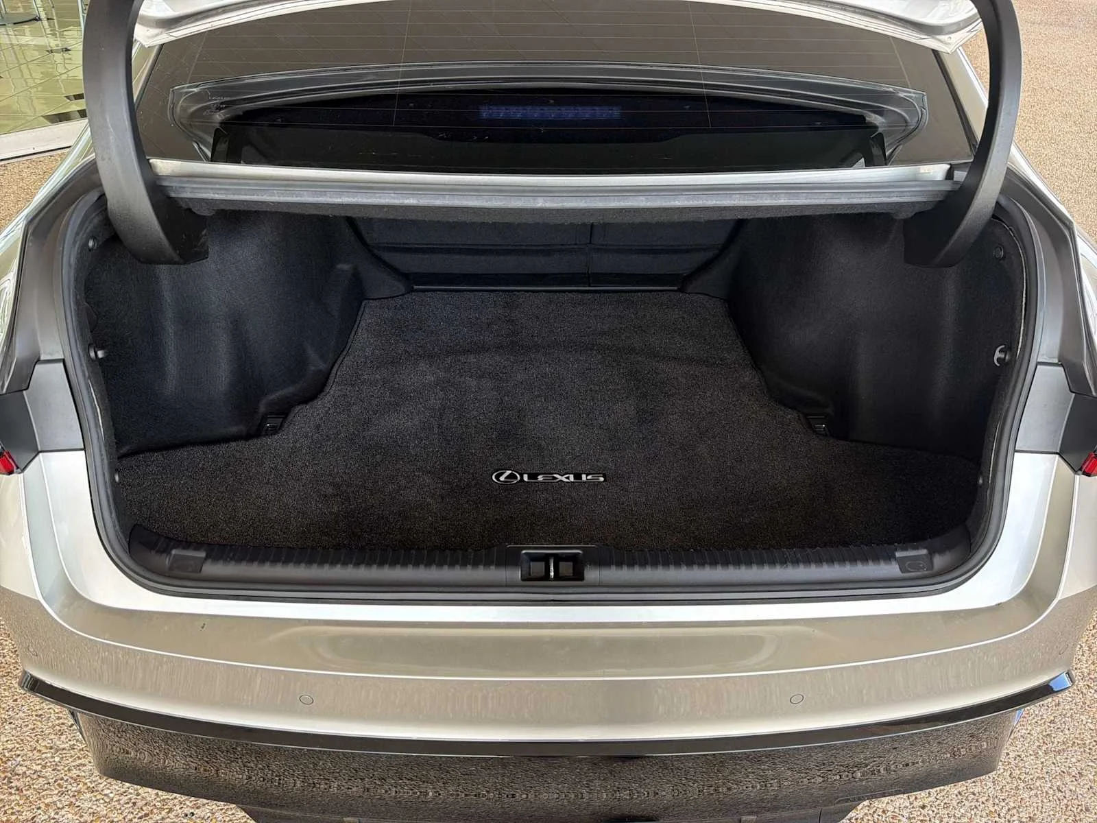 Used 2022 Silver Lexus F SPORT image 27