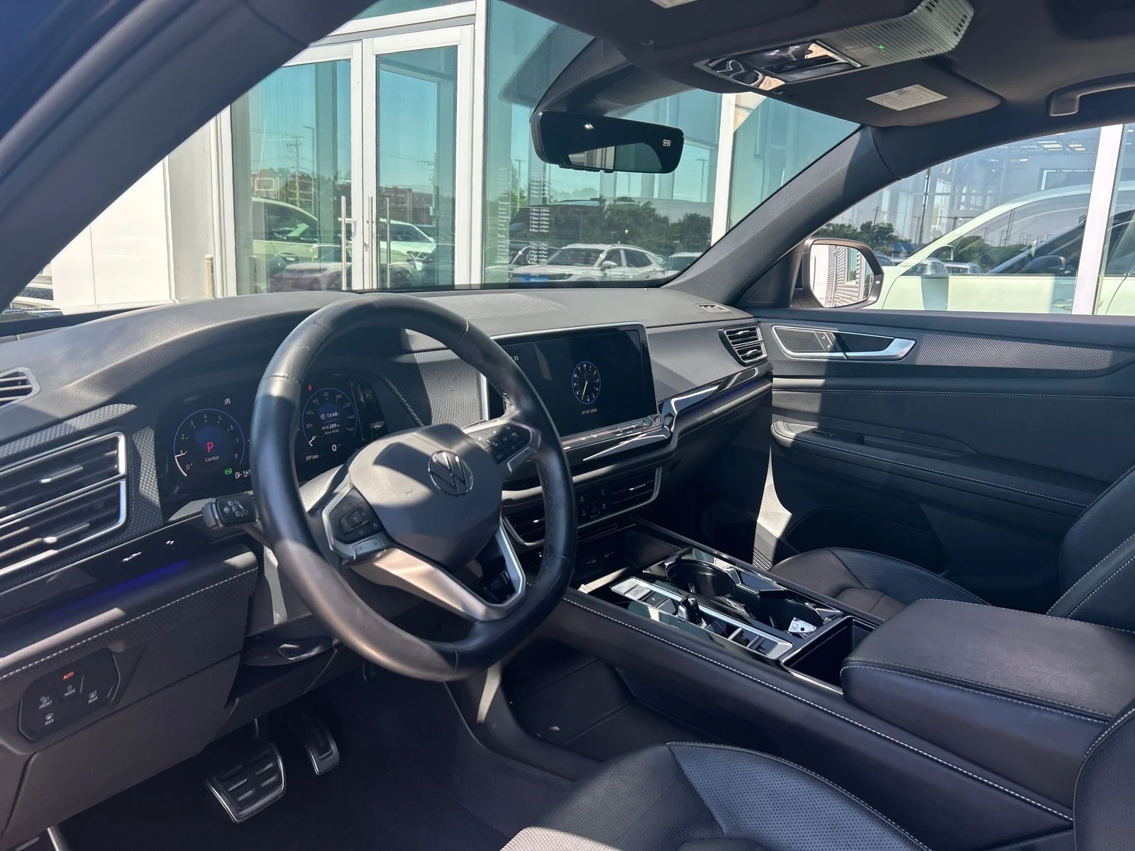 Certified Used 2024  Volkswagen SEL R-Line 4Motion image 12
